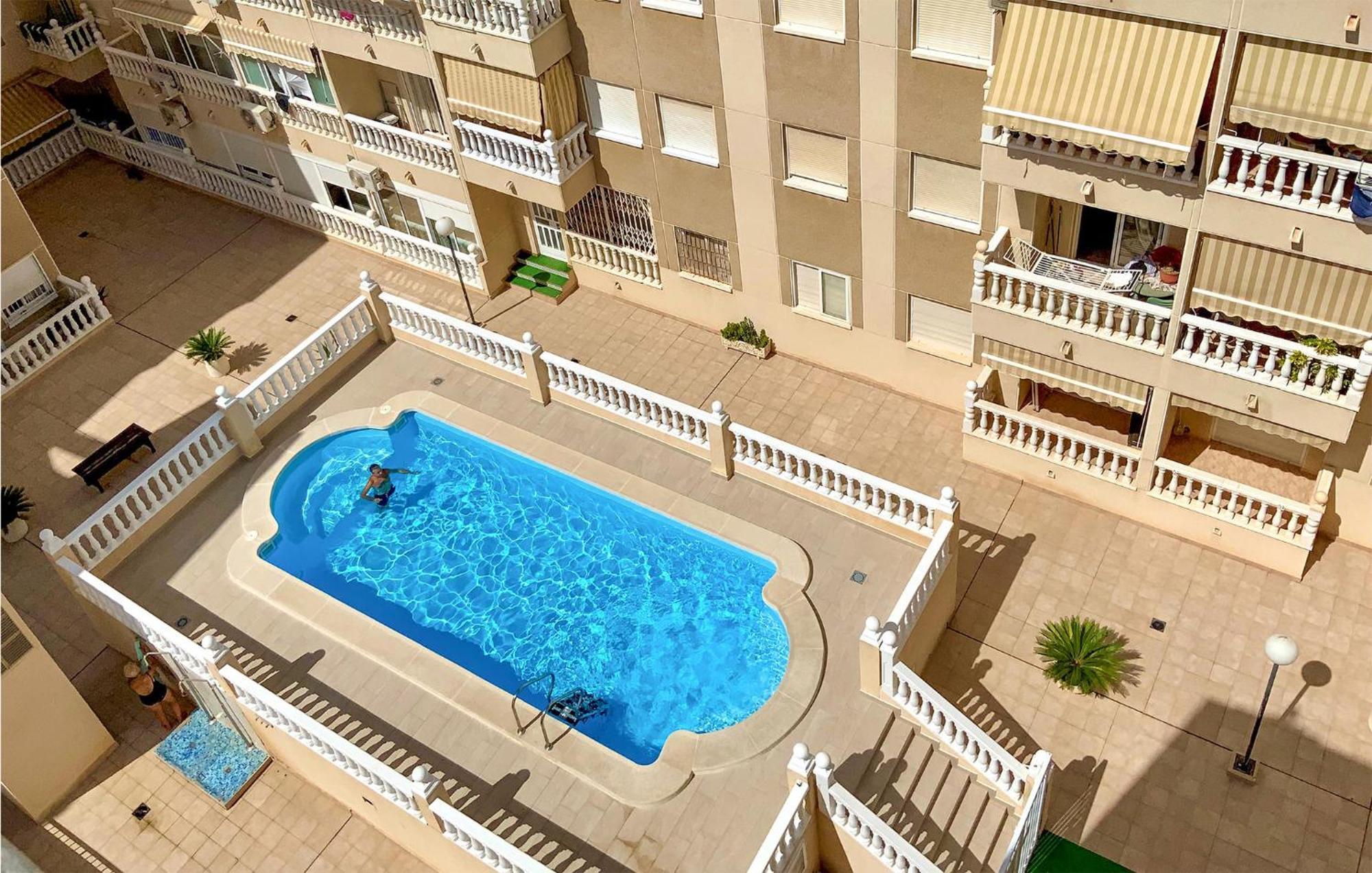 1 Bedroom Pet Friendly Apartment In Torrevieja Buitenkant foto